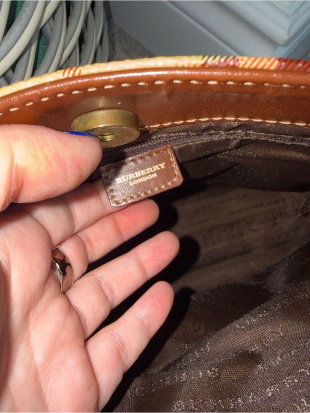 Burberry Vintage Nova Check Shoulder Bag - Picture 8 of 9